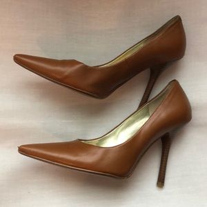 Guess Shoes - Guess Brown Cognac Pumps Guess Shoes - Guess Brown Cognac Pumps